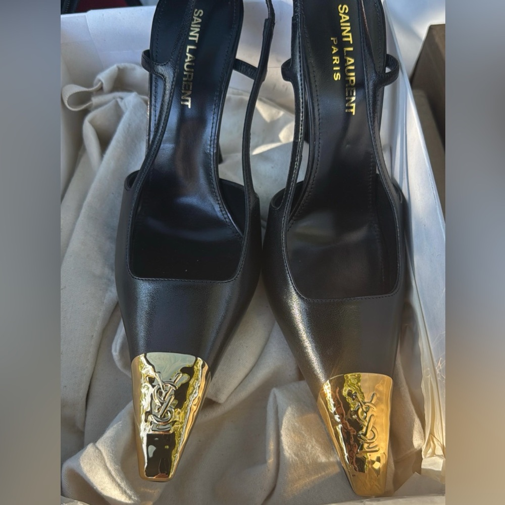 Saint Laurent Jeanne Slingback Pumps in smooth leather - black and gold - Picture 3 of 8